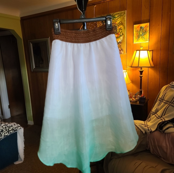 Renaissance era skirt, geen and white ombre with laces, girls/ladies/junior - Picture 2 of 3